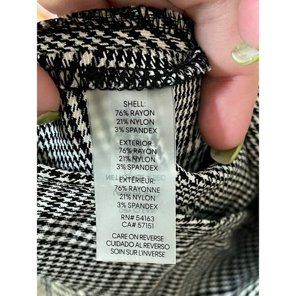 Calvin Klein Sleeveless Houndstooth Black White Ruffle Hem Sheath Dress Size 6 - Picture 5 of 6